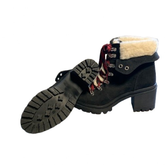 NWOT JELLYPOP Black suede ankle boots - Picture 6 of 6